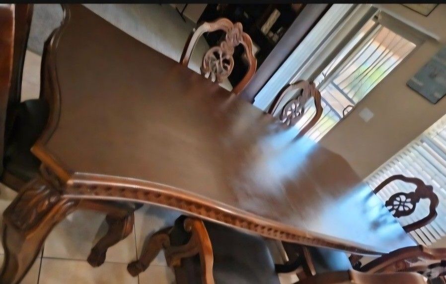 Dining table and 6 chairs