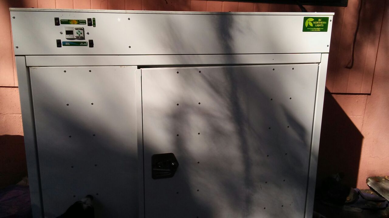 BC Northern Lights Grow Box The Roommate (23100) Alpha Pawn, 56 OFF