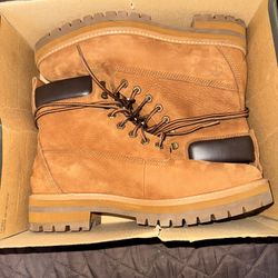 BRAND NEW Men Timberland In Box Size 11 