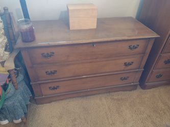 Cedar solid wood hope chest dresser