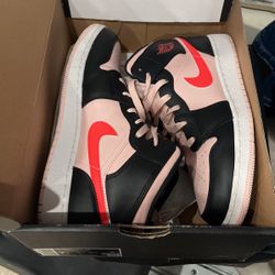 Air Jordan 1 mid (gs)