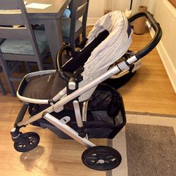 UPPAbaby V2 Stroller - With bassinet And Rain guard , Like New 