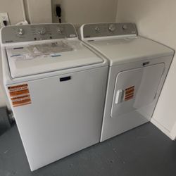Washer/ Gas Dryer Set