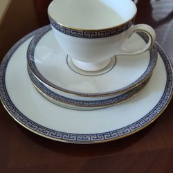 Set Of 12 Vintage Wedgewood Bone China Teacup, Saucer, And Small Plate