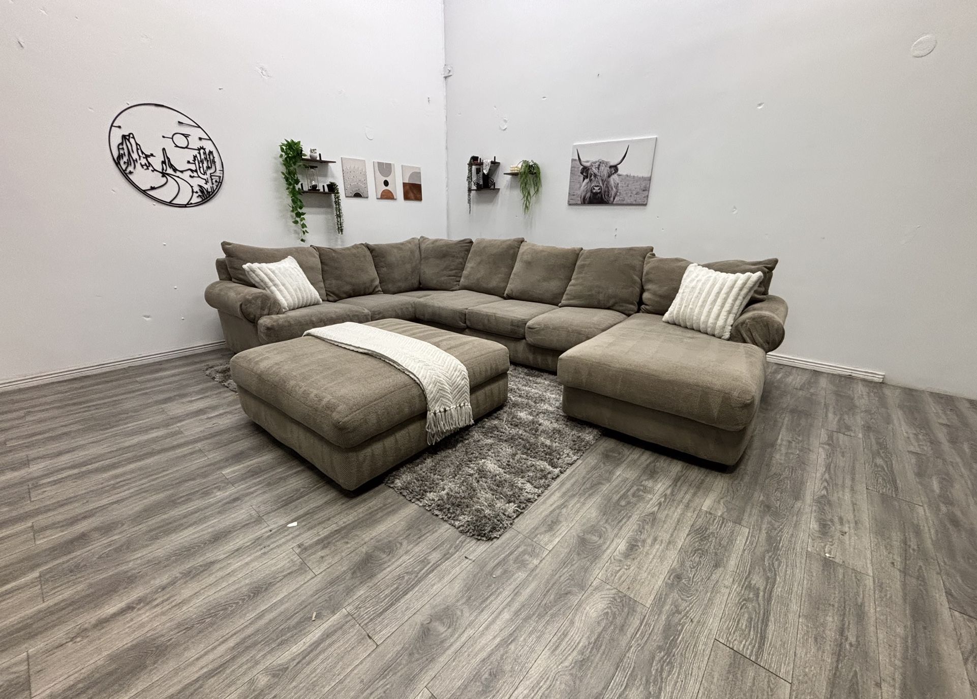 Sectional Couch - Free Delivery 