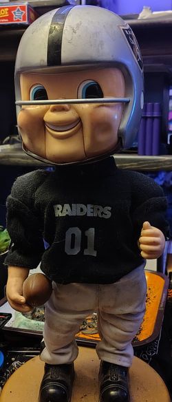 Dancing Raider N Singing 