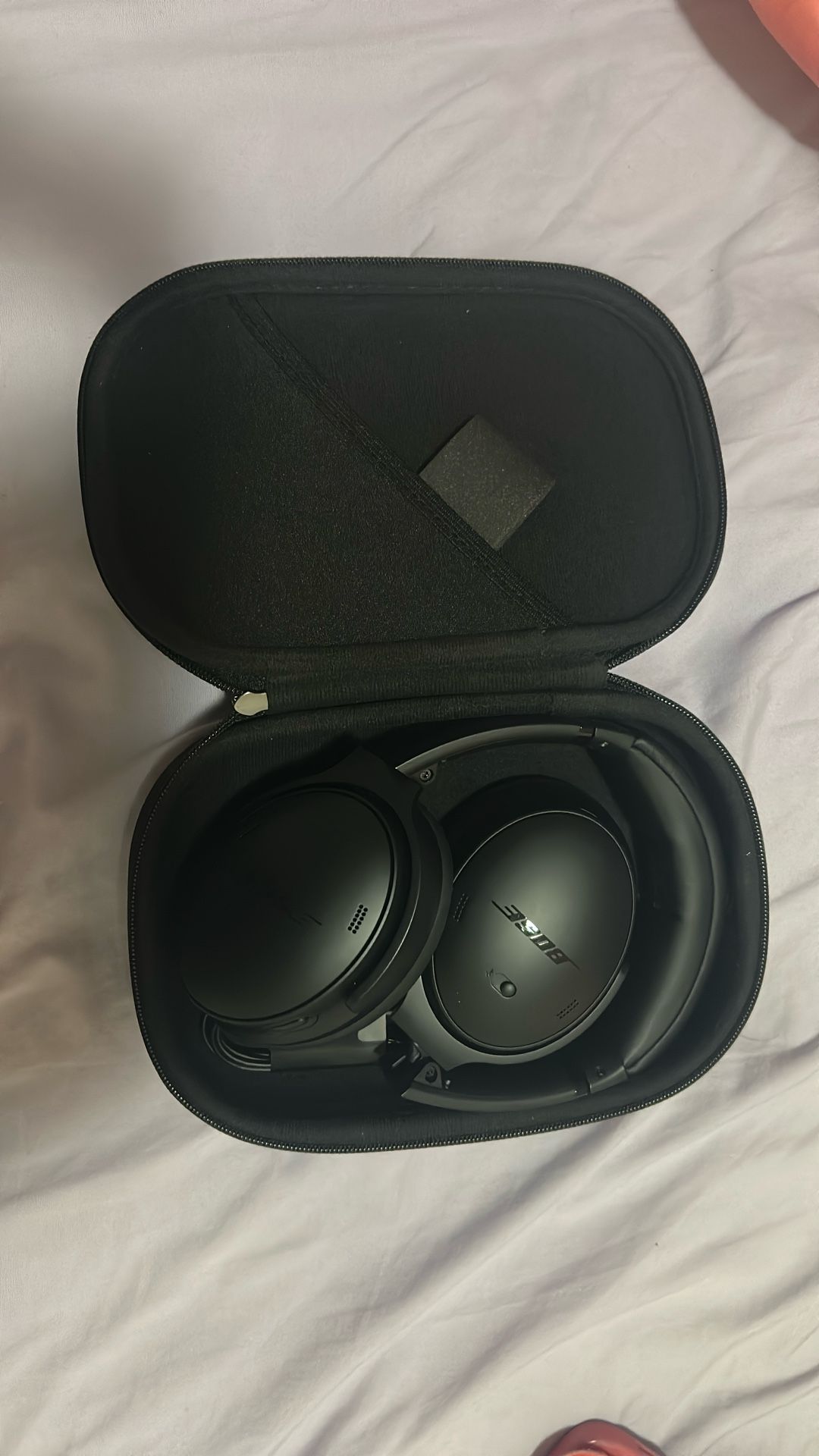 QuietComfort 45 Wireless Noise Cancelling Headphones (Bose QuietComfort 45).