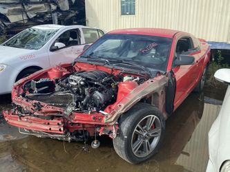 Ford mustang GT part out good prices. 05-09