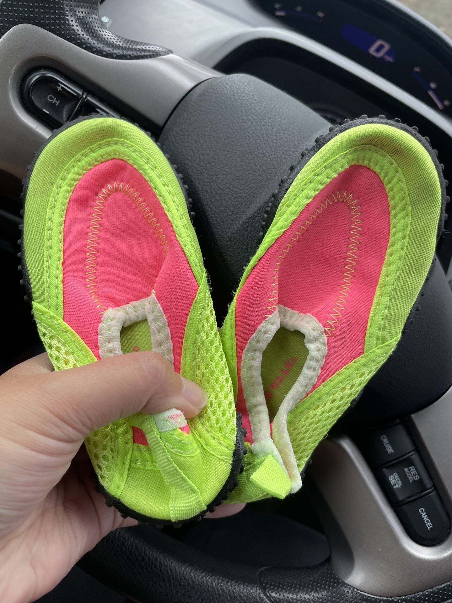 Size 7 Toddler Water Shoes Airwalk