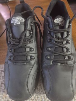 Non-slip black shoes