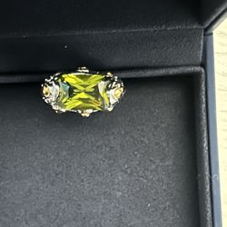 Baguette Peridot Antiqued Filigree Ring