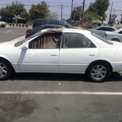 1999 TOYOTA CAMRY 4 CYLNDR.
