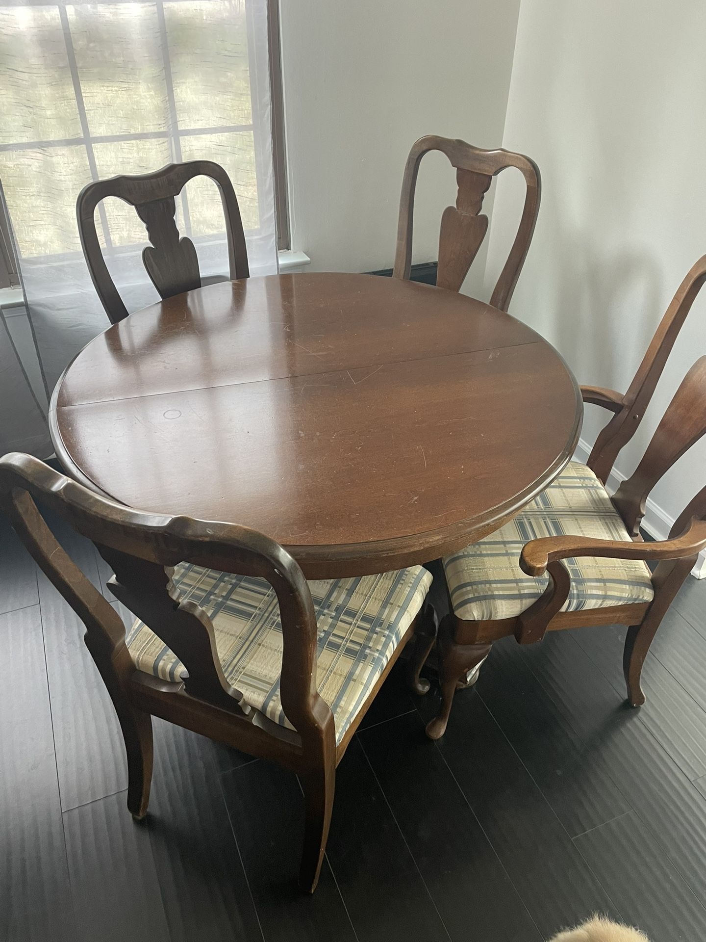 Dining Table With 2 Leaves