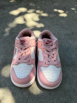Nike pink dunk