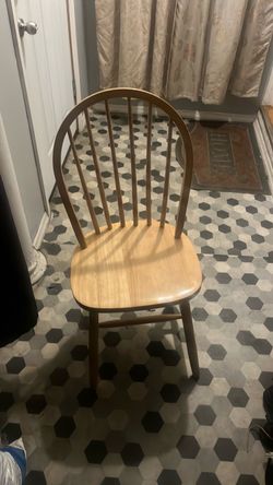 Natural Wood Windsor Dining Chair
