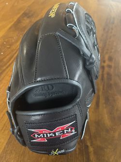 Miken Pro-series 12 Inch Glove