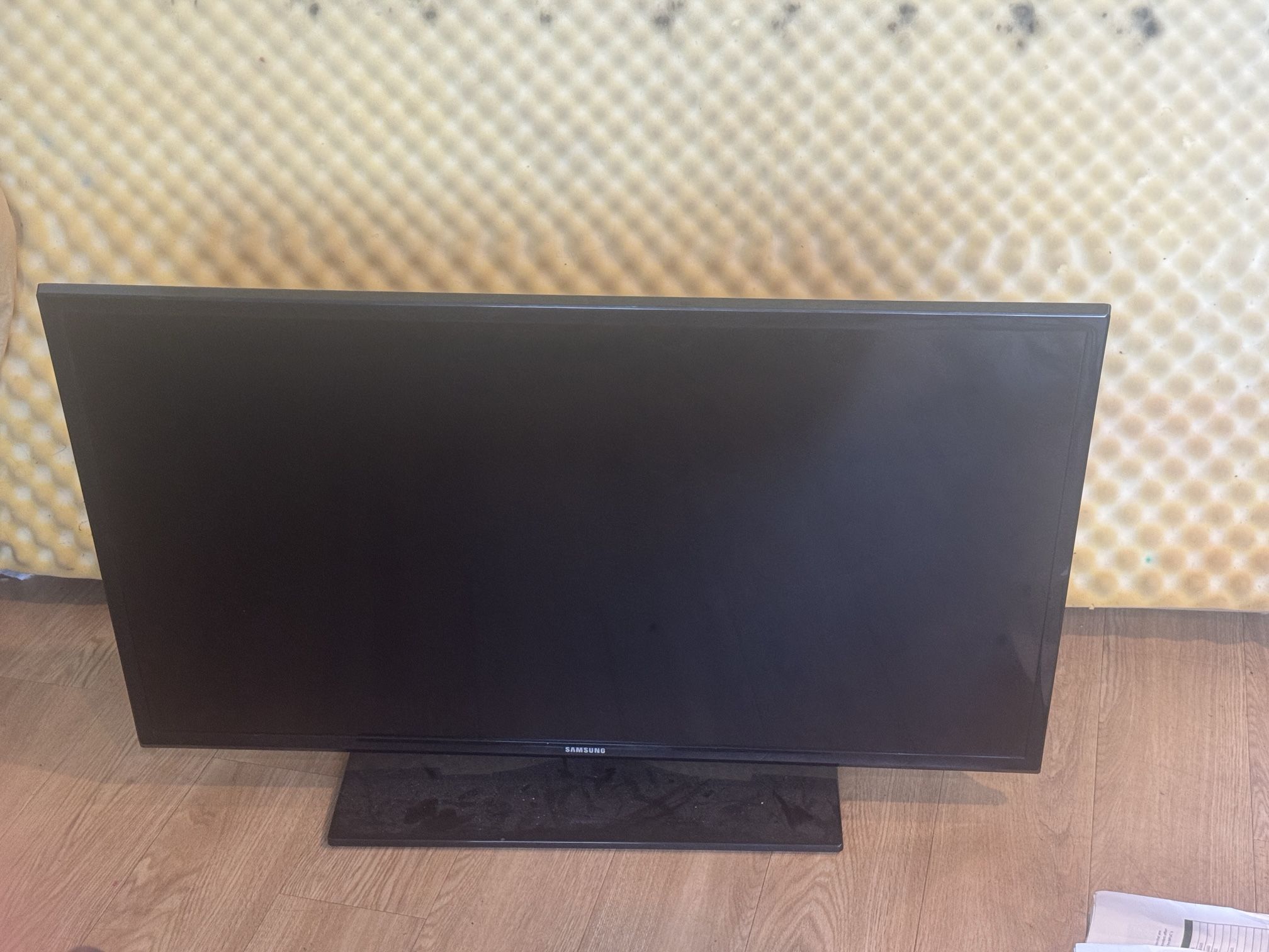 32” Samsung LCD (Not Smart) TV