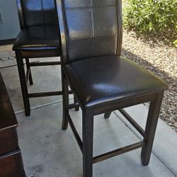 2 Counter Height Bar Stools