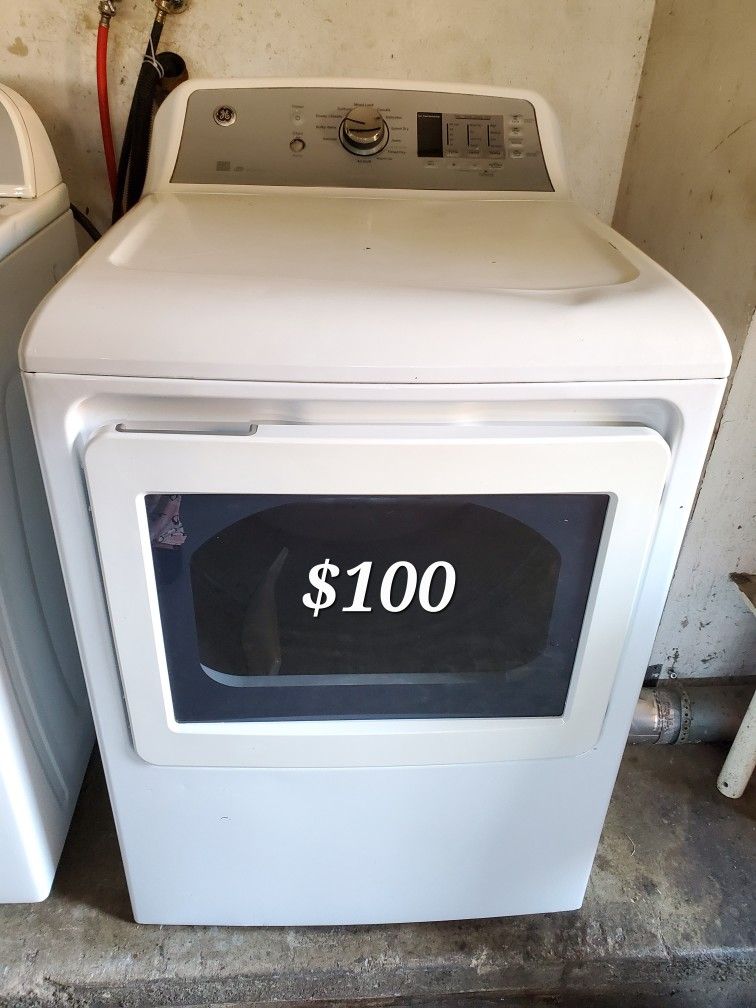 GE EX-LARGE CAPACITY GAS DRYER WORKS GREAT