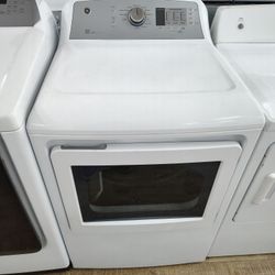 GE Gas Dryer Auto Sensing Dry  Super Large Capacity In Excellent Working Condition 