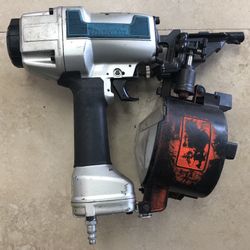 MAKITA  AN611  Nailgun