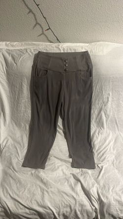 Gray Cropped High-Waist Pants with Buttons