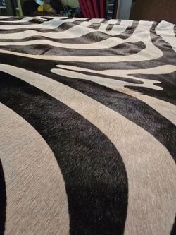 $125🦓 Genuine Zebra Print Cowhide Rug – Real Hair-on-Hide Leather – 7' x 6'