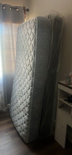 Twin Matress with box springs new