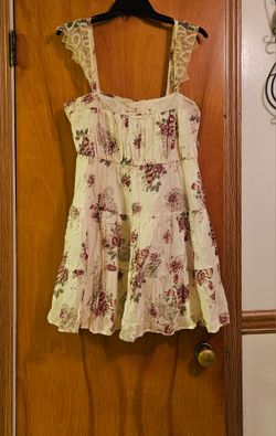 NWT Boho Tiered Flowered Dress Size Medium