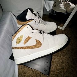 Air Jordan 1 MID SE