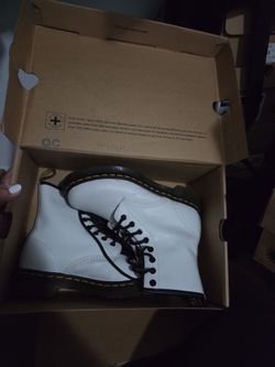 Dr martens white boot