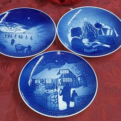 Set Of 3 Bing & Grondahl Royal Copenhagen Christmas Plates For Consequtive Years 1971, 1972 And 1973  G3D029