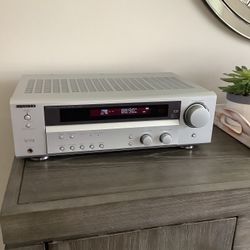 * KENWOOD * HIGH POWER * HOME THEATER RECEIVER WITH ACTIVE EQUALIZER SYSTEM . GREAT SOUNDING RECEIVER IN BRAND NEW CONDITION . MINT . MUST SEE  . 