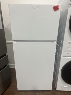 New Top Freezer Refrigerator 18 cu ft Fridge for Sale!!