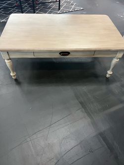 Coffee table (New)