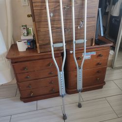 Crutches 