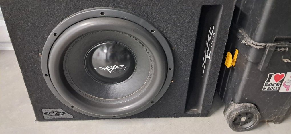 SKAR AUDIO SOUND SYSTEM + 4 Gauge AMPLIFIER Kit