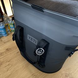 Yeti Cooler M30