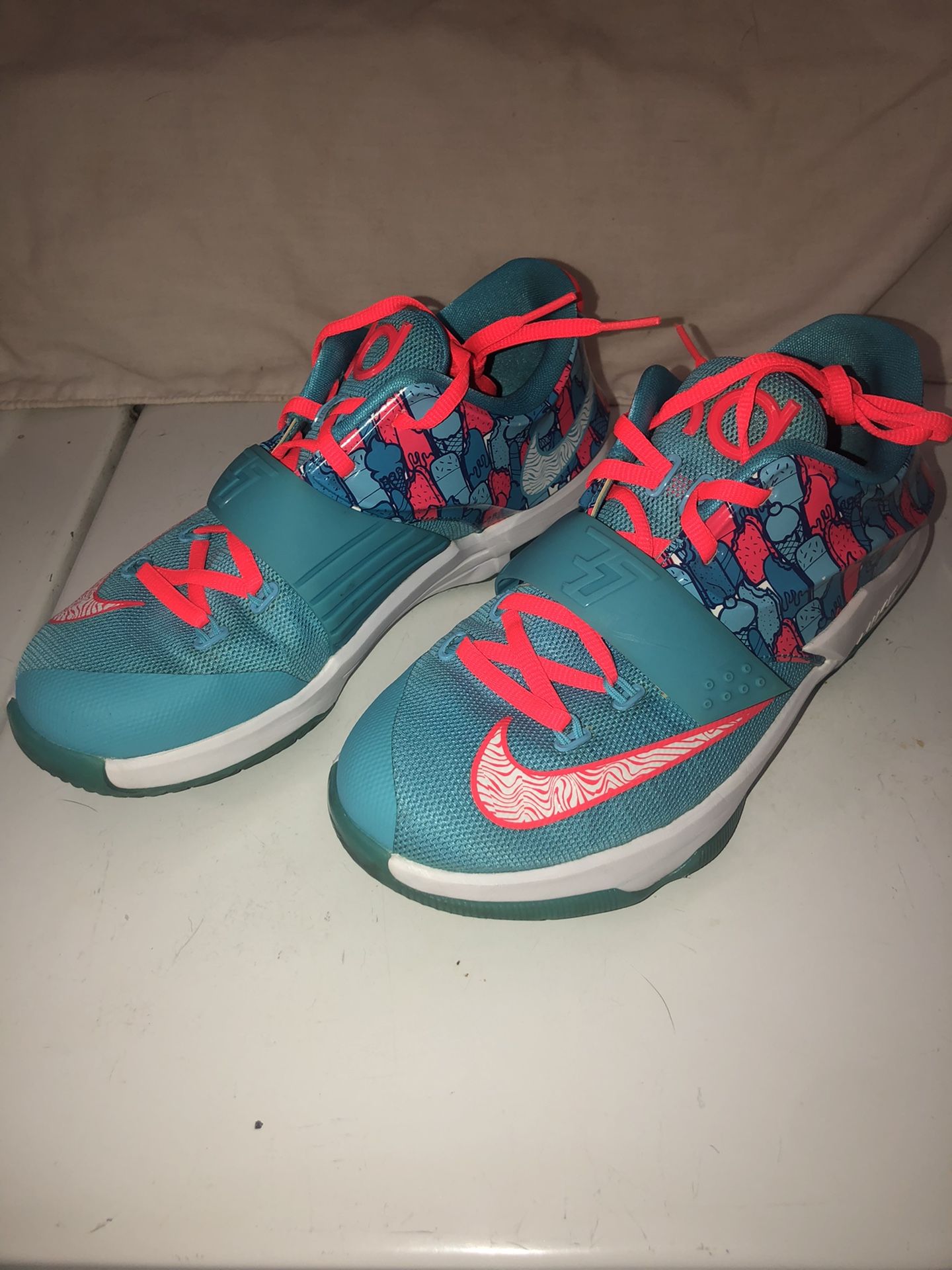 Kevin Durant Nikes (Ice Cream Version)