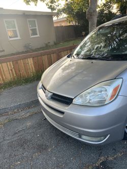 2004 Toyota Sienna