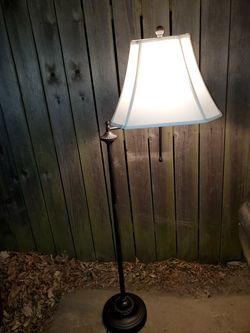 FLOOR LAMP