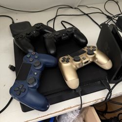 PS4 Console With 4 Controllers