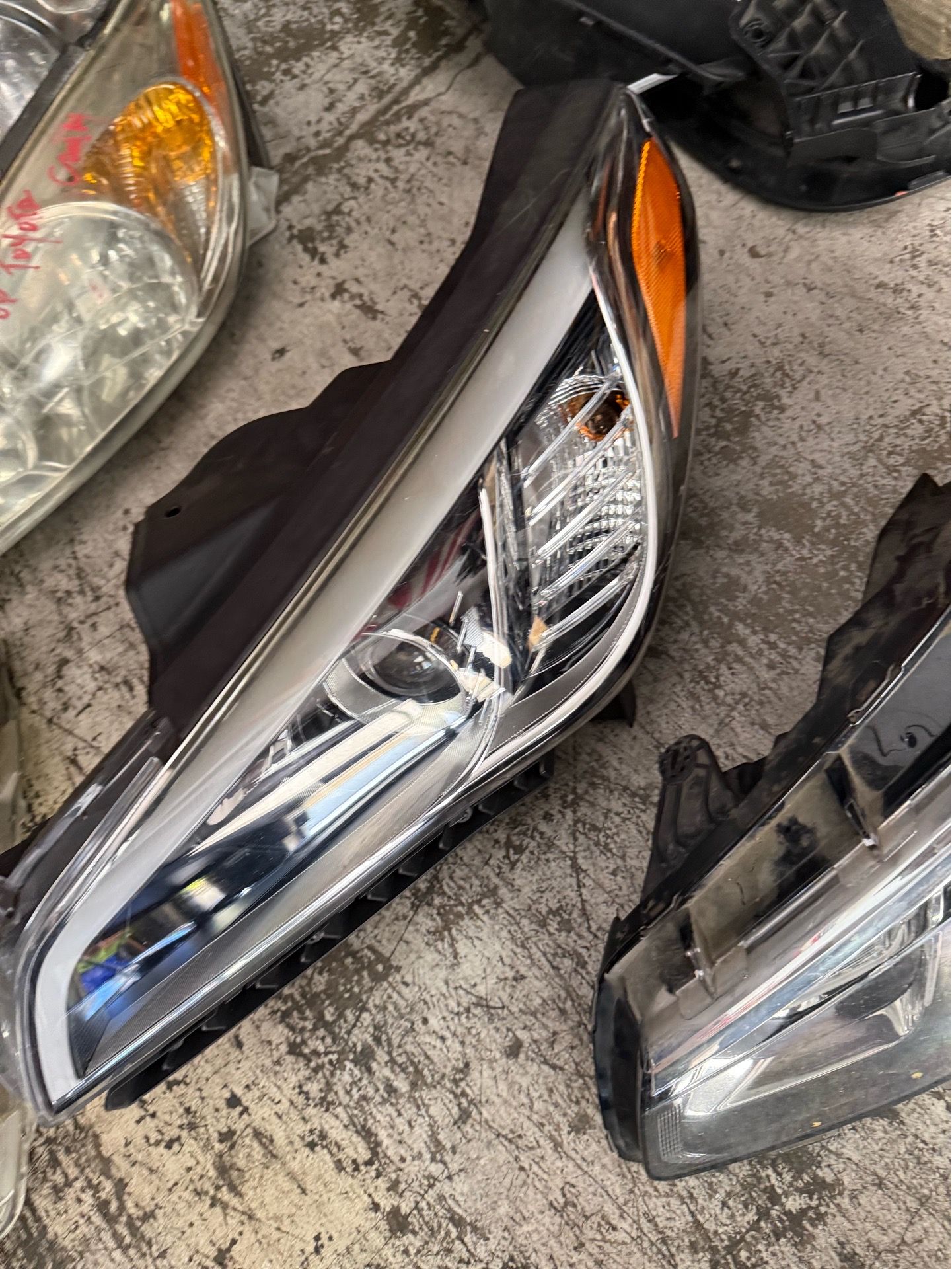 Hyundai sonata left headlight 2015-17