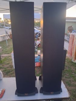 2 Klipsch iv rf 62 Home Stereo Theatre Speakers