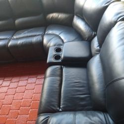SECTIONAL GENUINE LEATHER RECLINER ELECTRIC BLACK COLOR.. DELIVERY SERVICE AVAILABLE 💥🚚💥