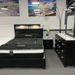 4PC Black Queen Bedroom Set w/ Lights
