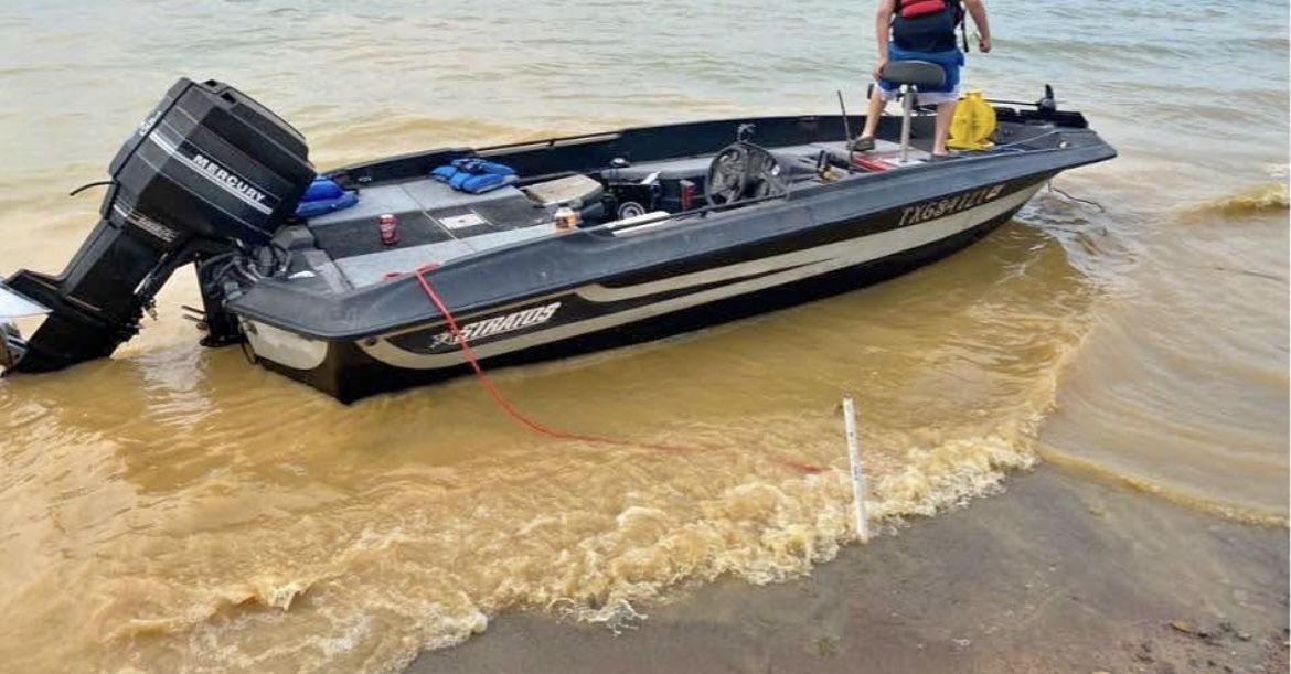 1986 Stratos Bass boat