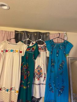 Hermosos vestidos para este 16 de septiembre bordados a mano diferentes tallas!
