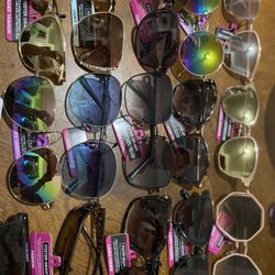 Lot Of Foster Grant Sunglasses 