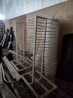 Spray Rack Adjustable And On Wheels